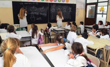 Solo el 32% de los alumnos argentinos termina el secundario estatal