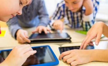 Pequeña de 5 años lee en Internet convertirse en hada, ella no ve el peligro y lo hace