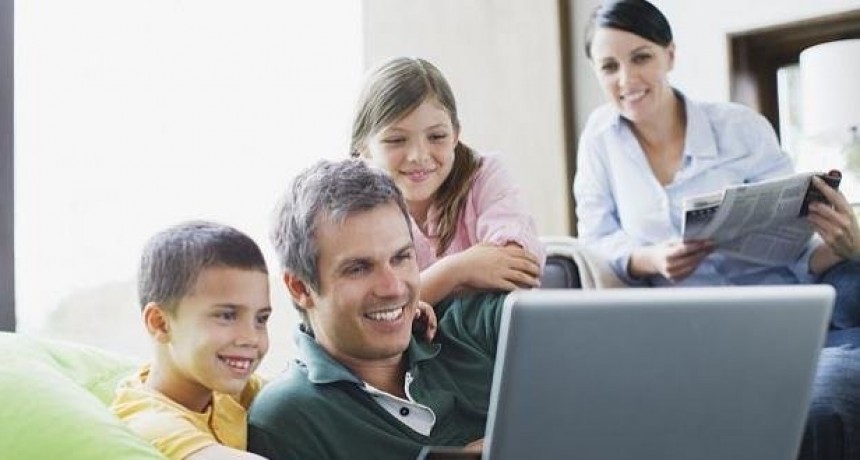 ¿Cómo acortar la brecha tecnológica entre padres e hijos?