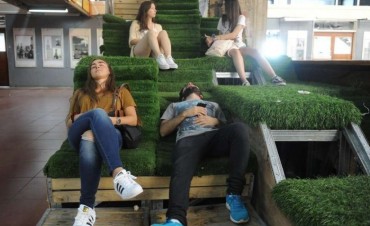 Sugieren retrasar el inicio de las clases universitarias hasta las 11 de la mañana