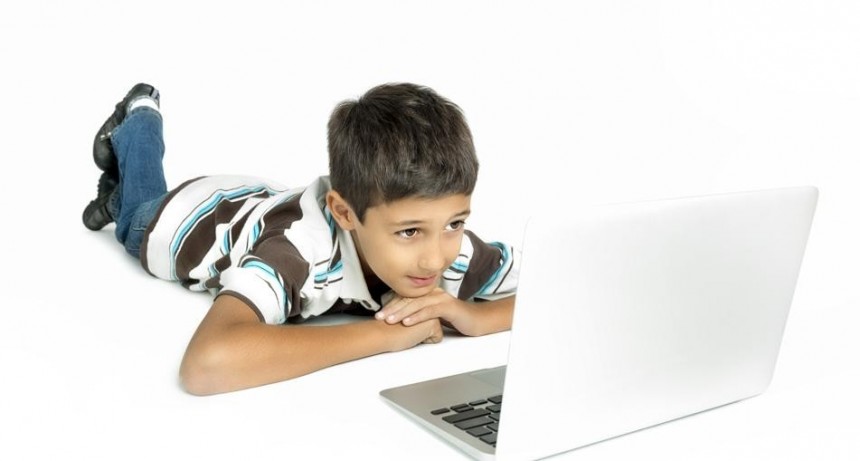 YouTube denunciada por recopilar datos de menores de 13 años ilegalmente
