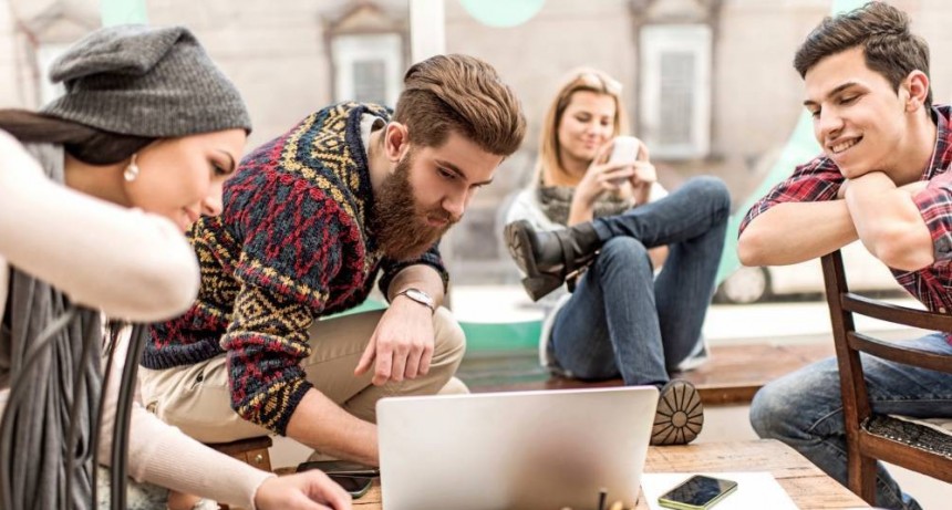 Cómo afectan a los jóvenes estar pendiente de la tecnologìa