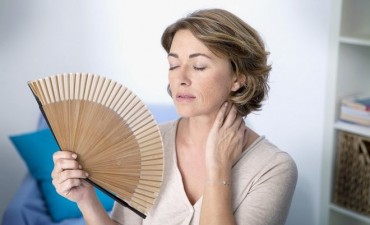 Què provoca subir de peso durante la menopausia