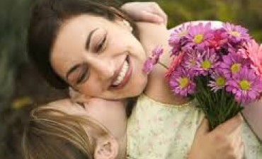Día de la madre: ¿Que cosas repitieron de su crianza y cuales cambiaron las madres de hoy?