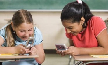 Pasar más de 5 horas frente a las pantallas sube un 43% el riesgo de obesidad infantil