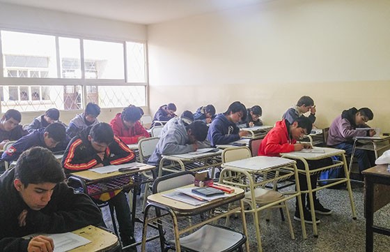  Casi 3 de cada 10 alumnos repiten primer año repite la Secundaria 